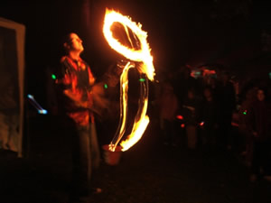 Steve the Fire Juggler performing at Alva Glen